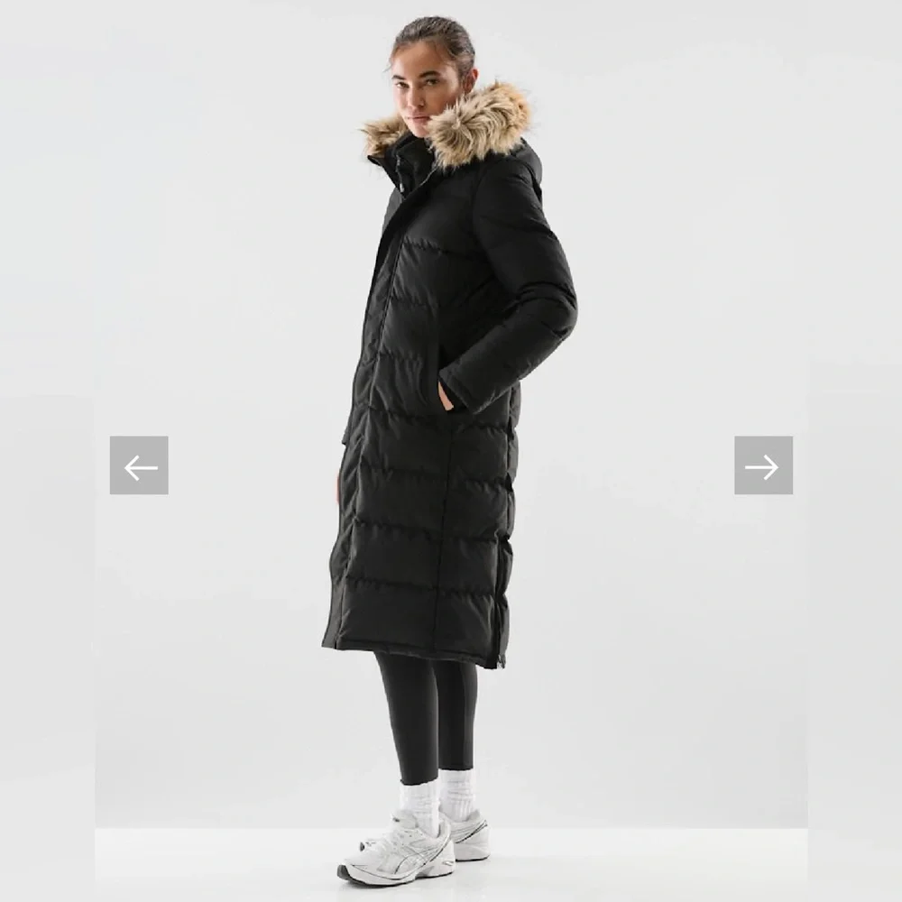 Aritzia Powder Parka Black - Picture 2 of 10